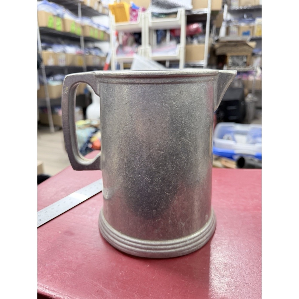 Vintage Craft American Pewter Tavern Pitcher‎ with Ice Lip, 9"